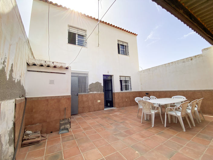 Image No.40-6 Bed Property for sale
