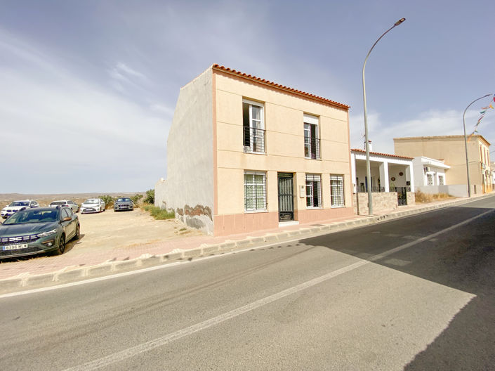 Image No.42-6 Bed Property for sale