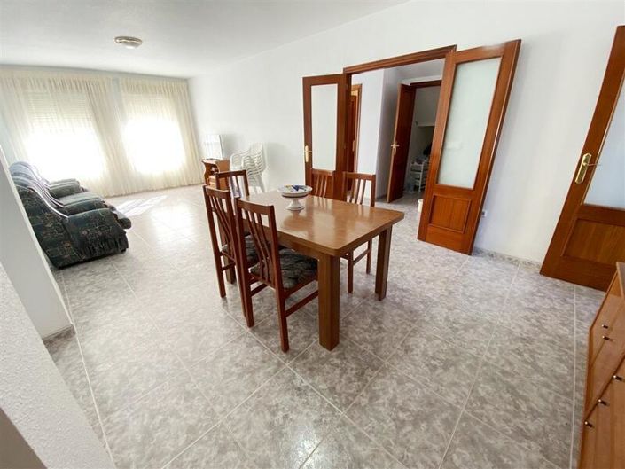 Image No.6-6 Bed Property for sale