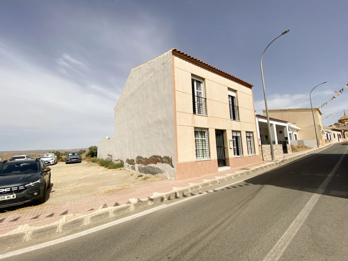 Image No.6-6 Bed Property for sale