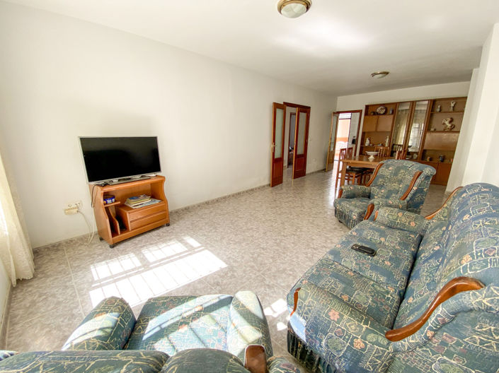 Image No.9-6 Bed Property for sale