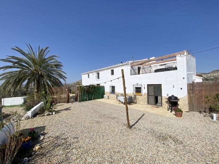 Image No.40-9 Bed Property for sale