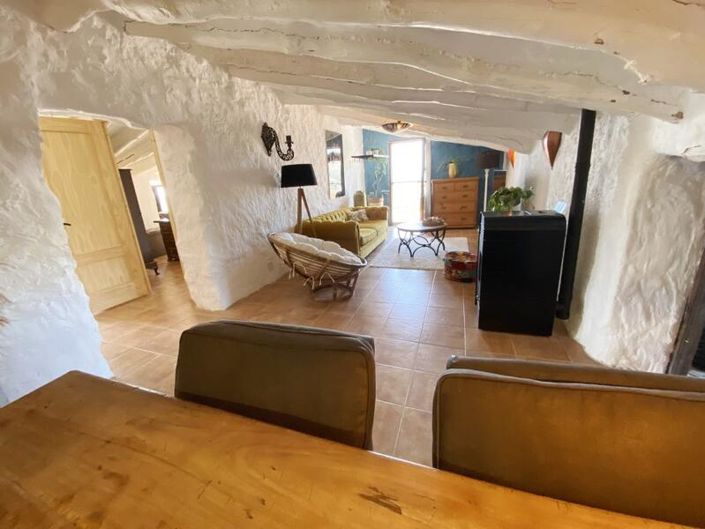 Image No.12-9 Bed Property for sale