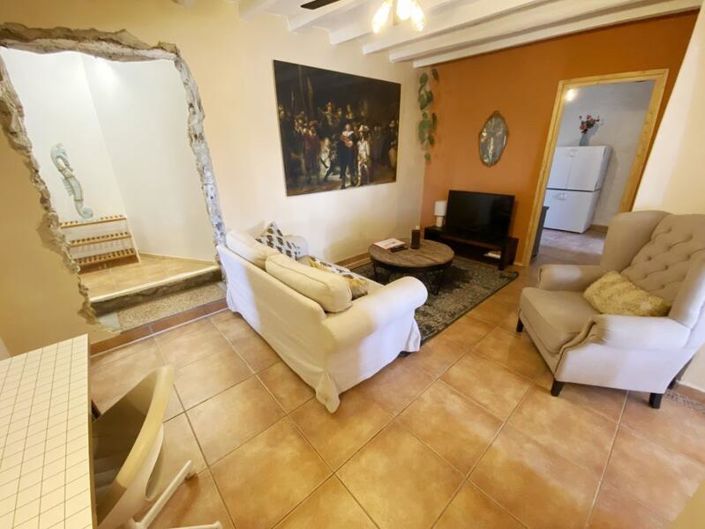 Image No.13-9 Bed Property for sale