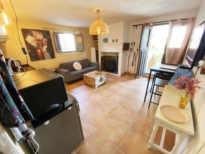 Image No.20-9 Bed Property for sale