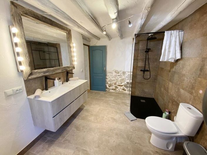 Image No.23-9 Bed Property for sale