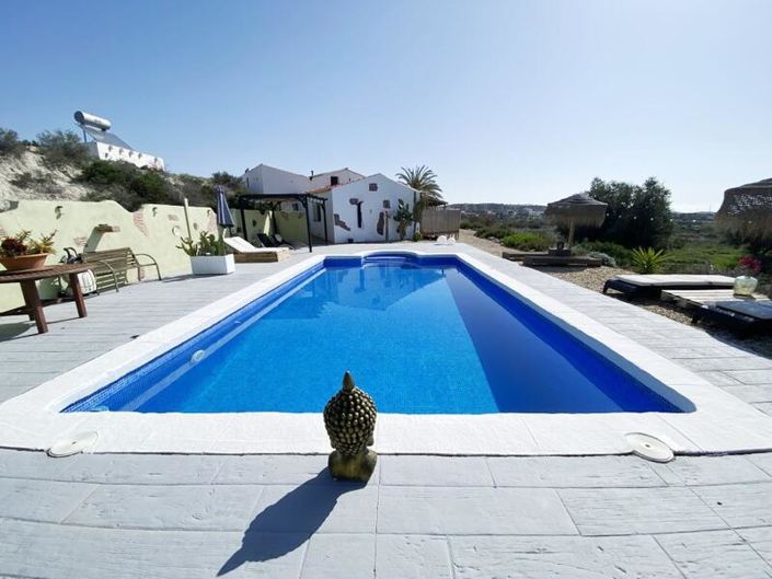 Image No.37-9 Bed Property for sale