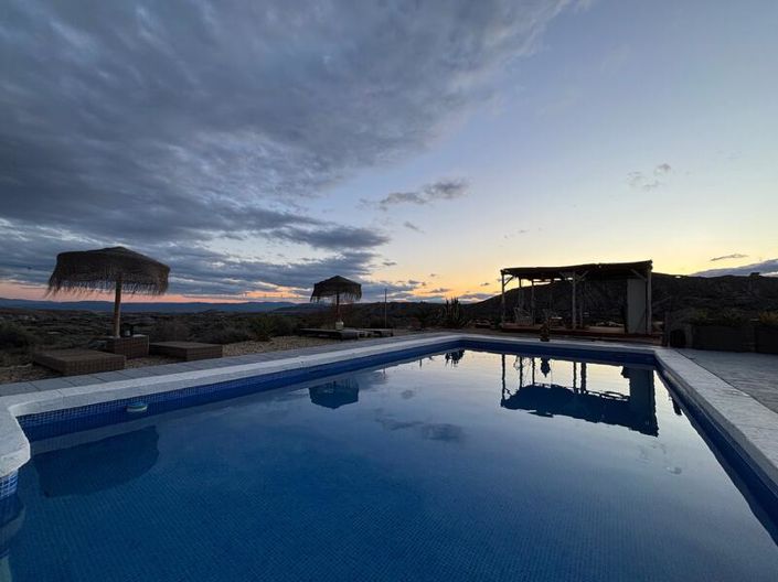 Image No.4-9 Bed Property for sale