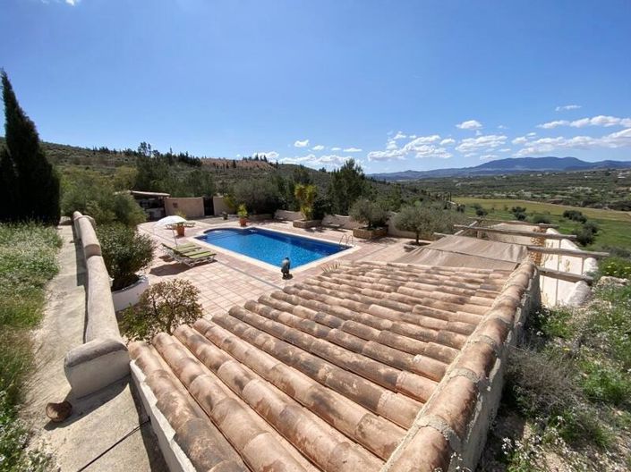 Image No.2-7 Bed Property for sale