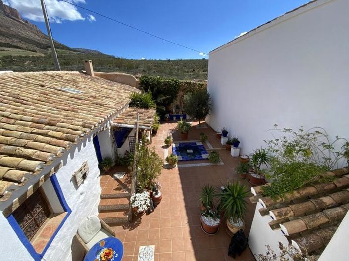 Image No.21-7 Bed Property for sale