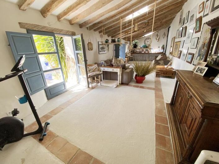 Image No.24-7 Bed Property for sale