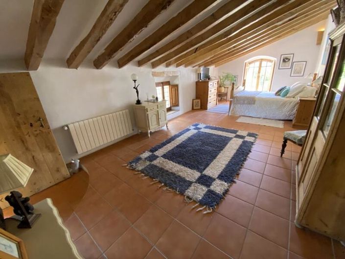 Image No.26-7 Bed Property for sale