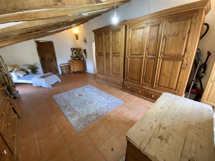 Image No.28-7 Bed Property for sale