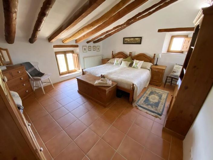 Image No.30-7 Bed Property for sale