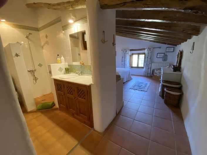 Image No.33-7 Bed Property for sale