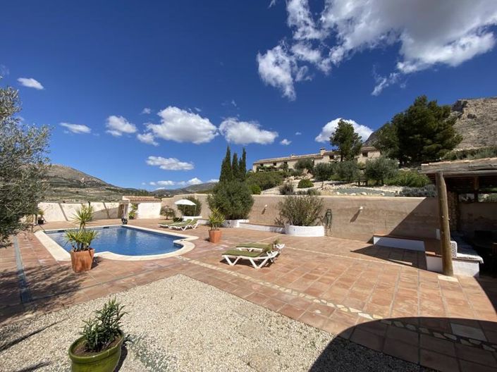 Image No.37-7 Bed Property for sale