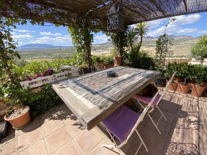 Image No.5-7 Bed Property for sale