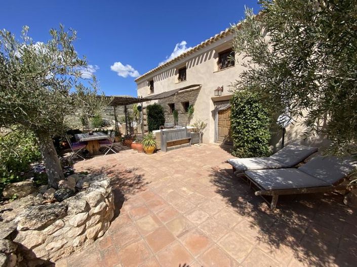 Image No.8-7 Bed Property for sale