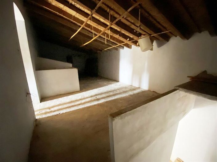 Image No.17-3 Bed Property for sale