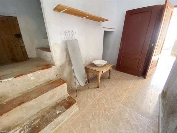 Image No.25-3 Bed Property for sale