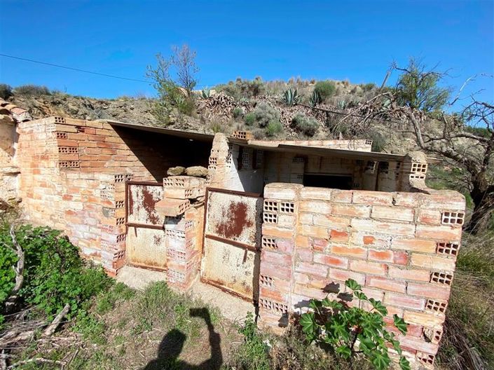 Image No.30-3 Bed Property for sale