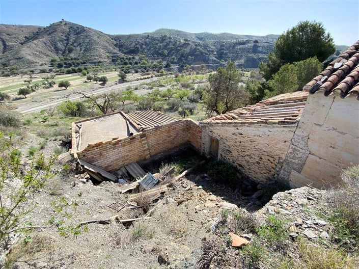 Image No.35-3 Bed Property for sale