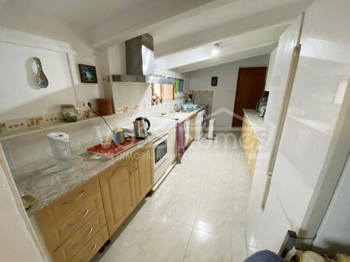 Image No.10-3 Bed Property for sale