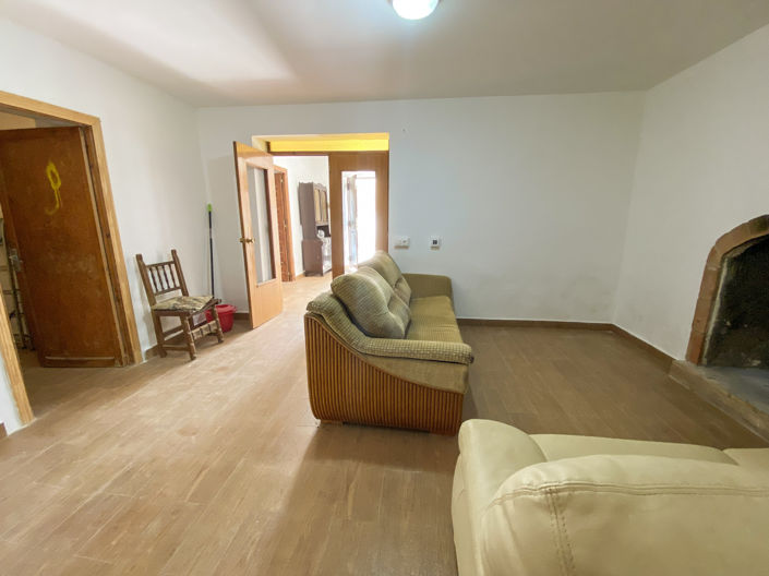 Image No.10-4 Bed Property for sale