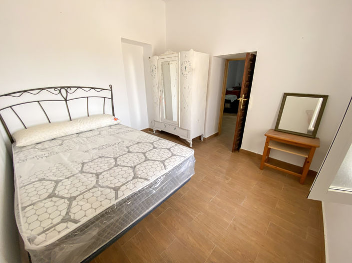 Image No.14-4 Bed Property for sale