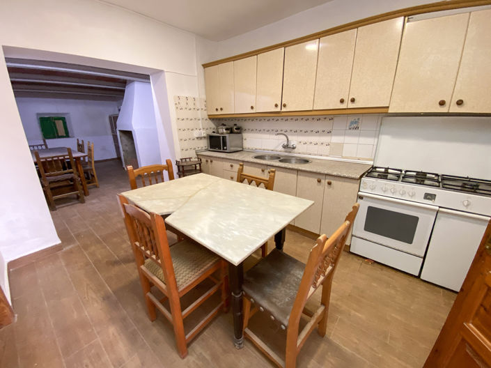 Image No.18-4 Bed Property for sale
