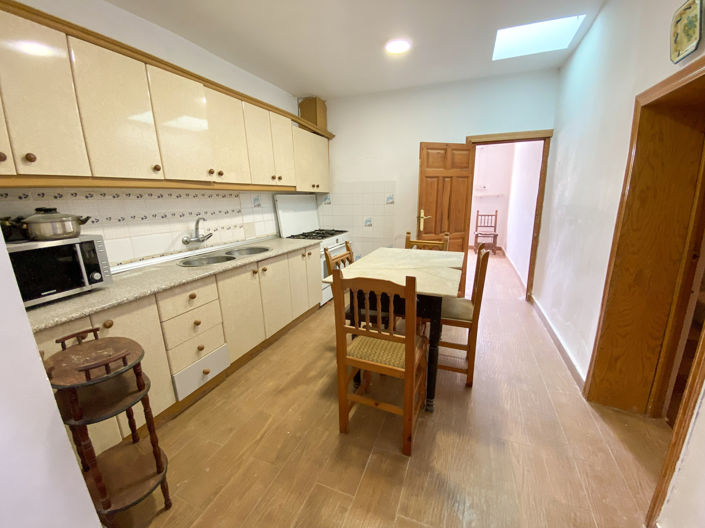 Image No.19-4 Bed Property for sale