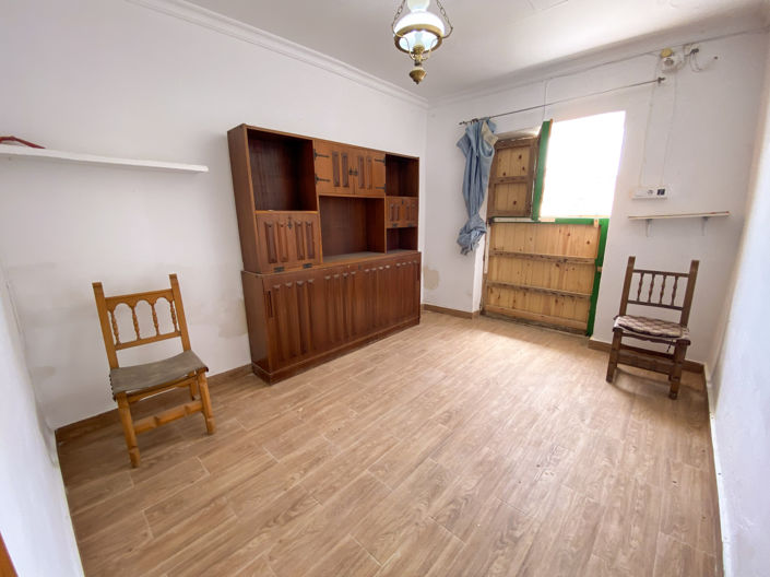 Image No.21-4 Bed Property for sale
