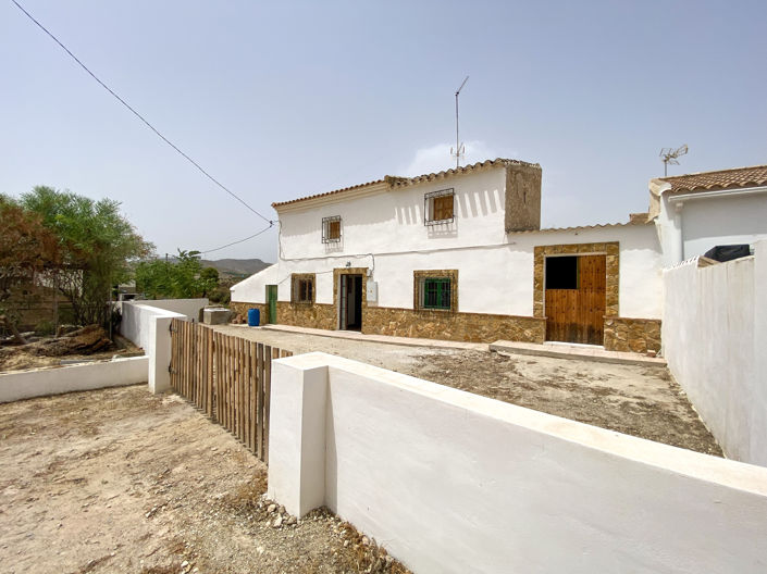 Image No.24-4 Bed Property for sale