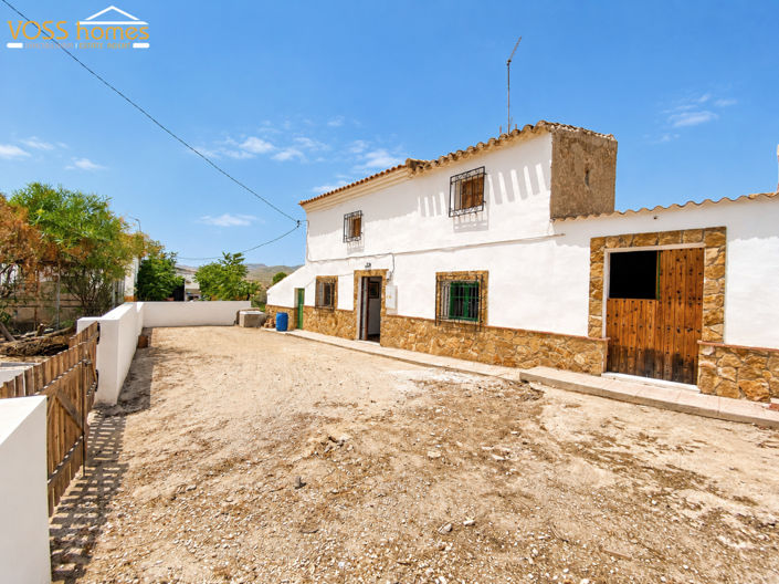 Image No.27-4 Bed Property for sale