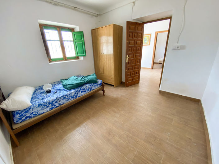 Image No.8-4 Bed Property for sale