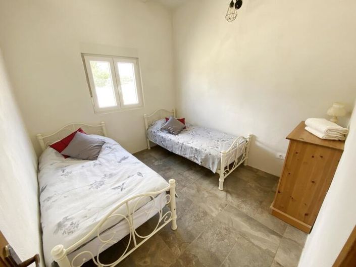 Image No.37-5 Bed Property for sale