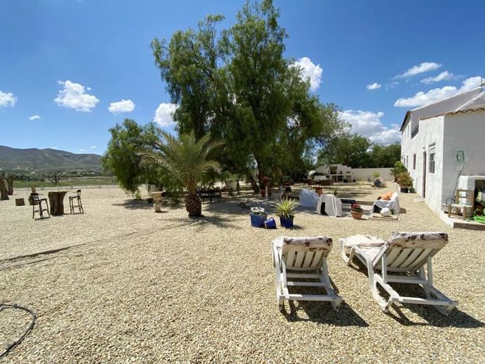 Image No.40-5 Bed Property for sale