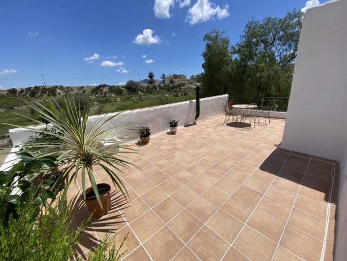 Image No.8-5 Bed Property for sale