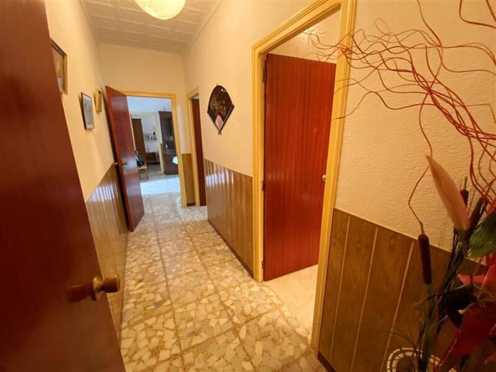 Image No.15-4 Bed Property for sale