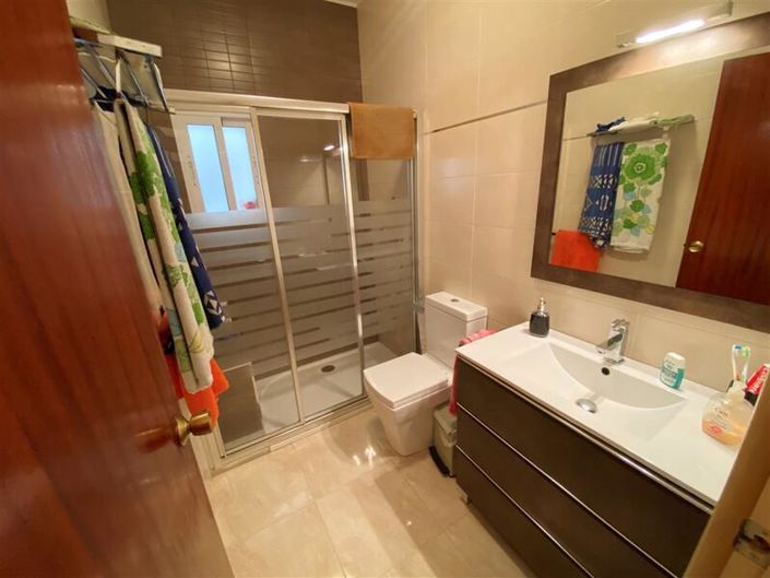 Image No.16-4 Bed Property for sale