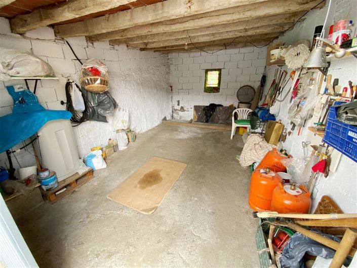 Image No.30-4 Bed Property for sale