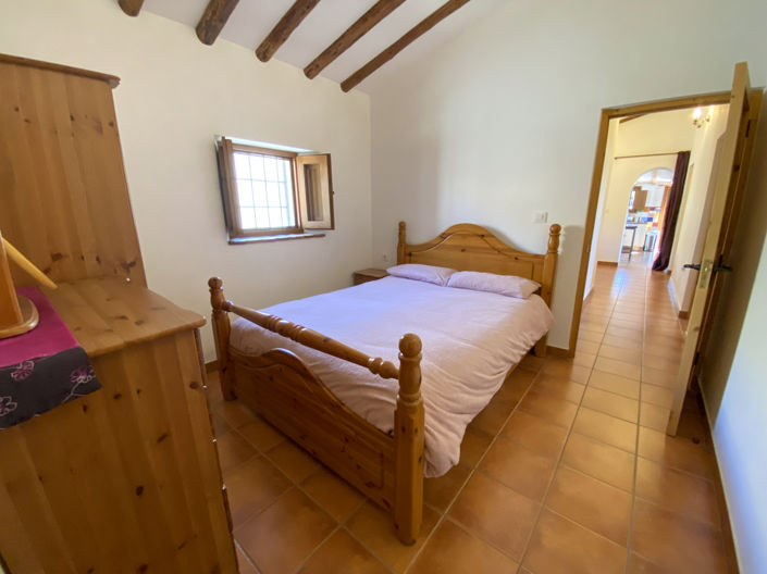 Image No.26-9 Bed Property for sale