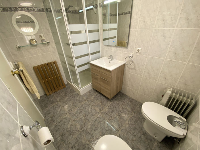 Image No.36-9 Bed Property for sale
