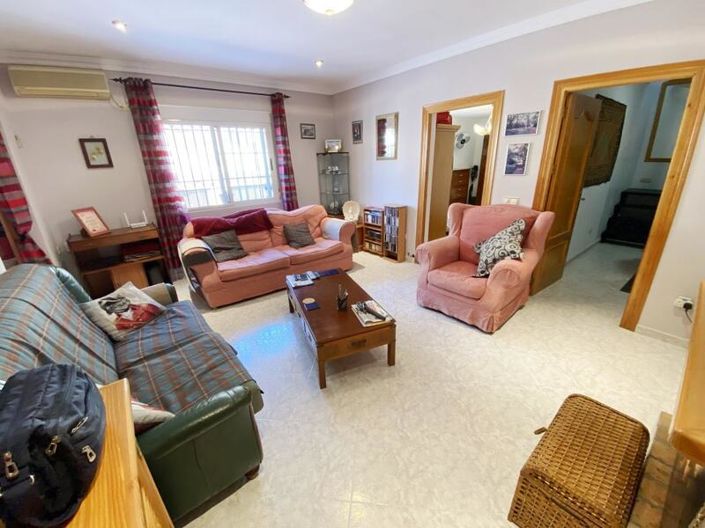 Image No.10-4 Bed Property for sale