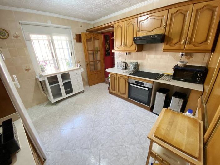 Image No.14-4 Bed Property for sale