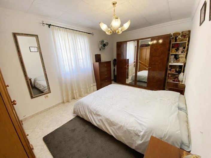 Image No.33-4 Bed Property for sale