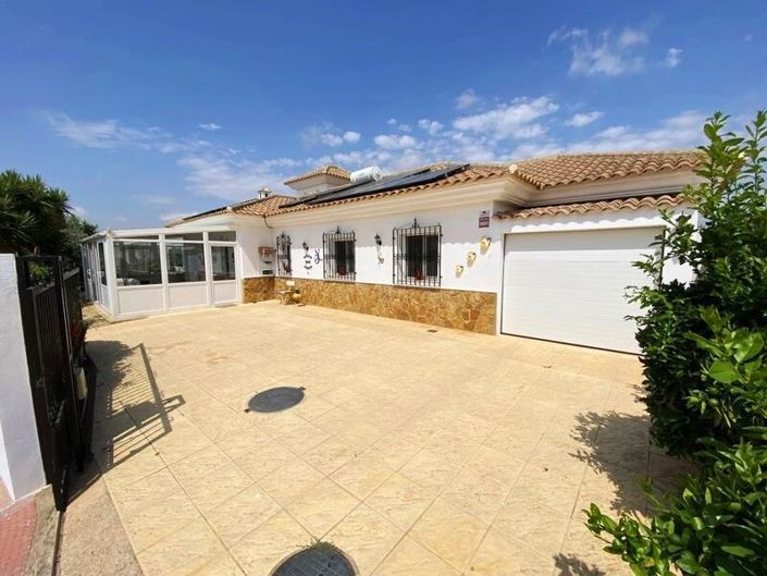 Image No.1-3 Bed Villa for sale