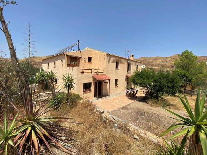 Image No.1-4 Bed Property for sale