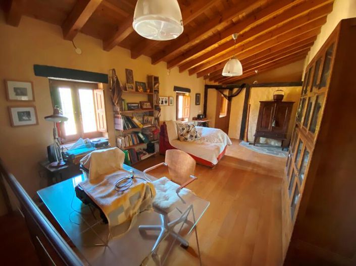 Image No.18-4 Bed Property for sale