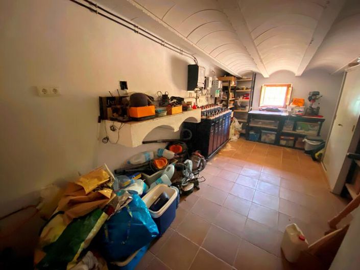 Image No.28-4 Bed Property for sale